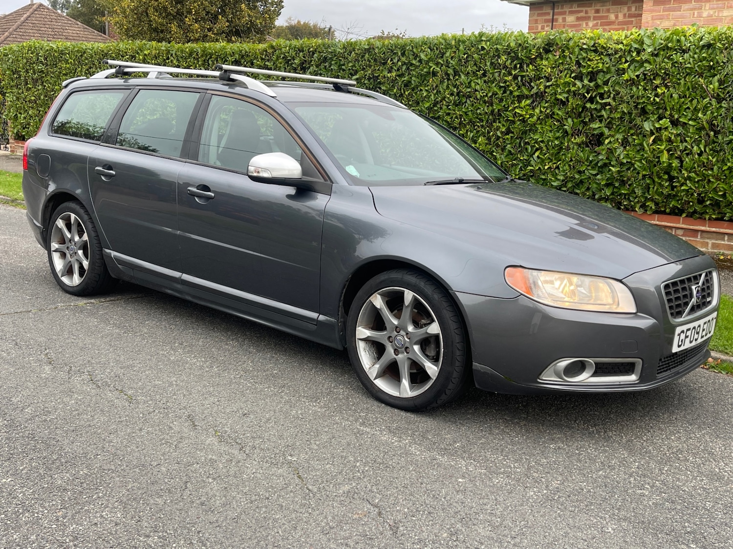 Used Volvo V70 2009 for sale - 76287969: Photo 1