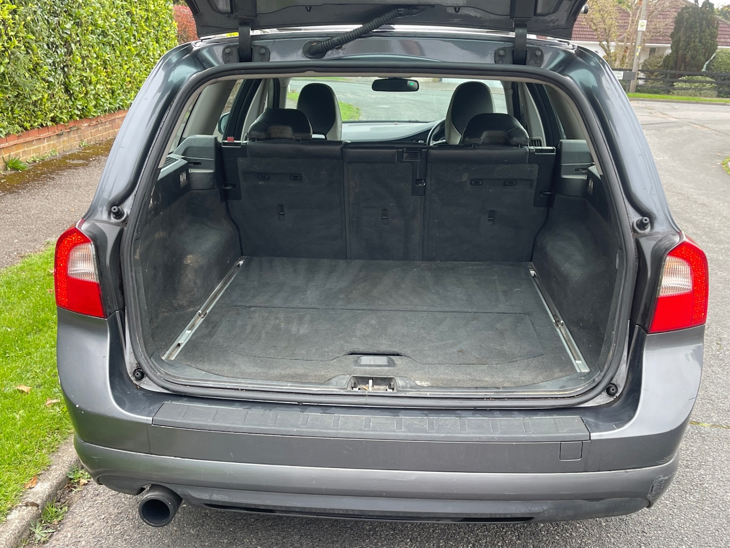 Used Volvo V70 2009 for sale - 76287969: Photo 8