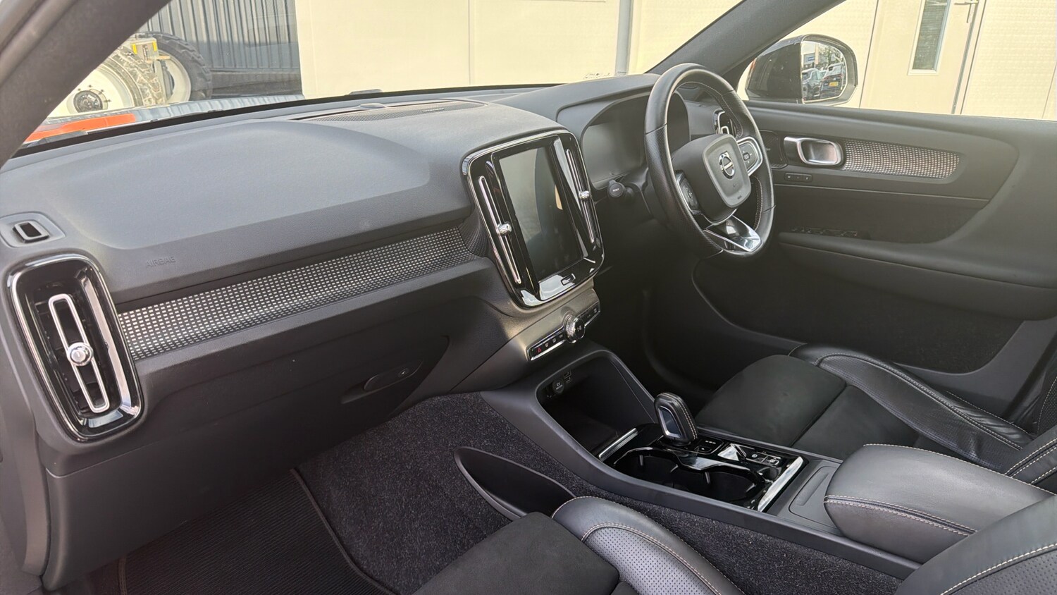 Used Volvo XC40 2020 for sale - 76951310: Photo 10