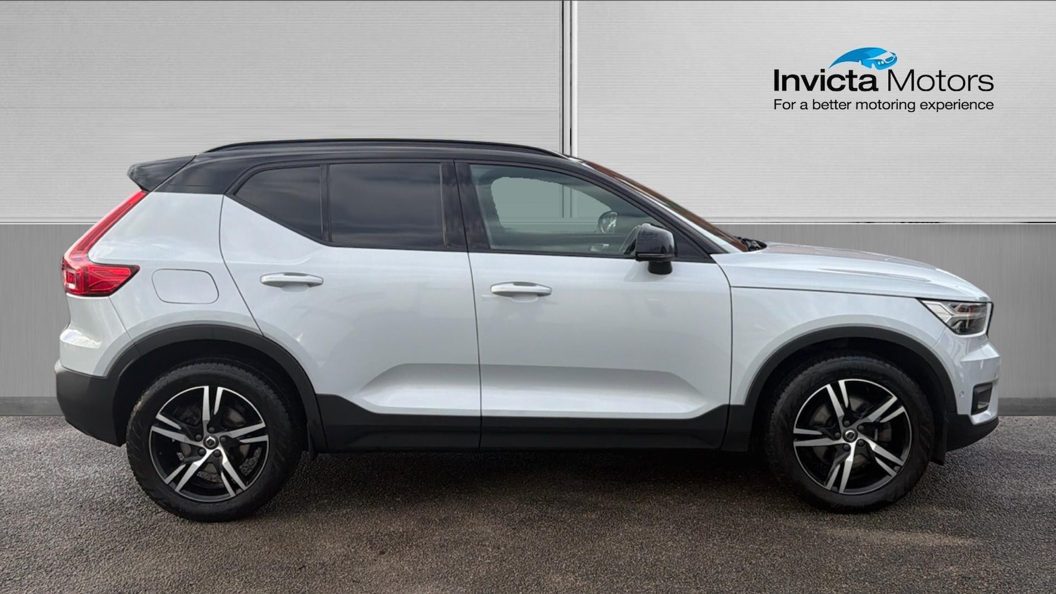 Used Volvo XC40 2020 for sale - 76951310: Photo 2