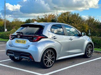 Used Toyota Yaris 2024 for sale - 76454379: Photo