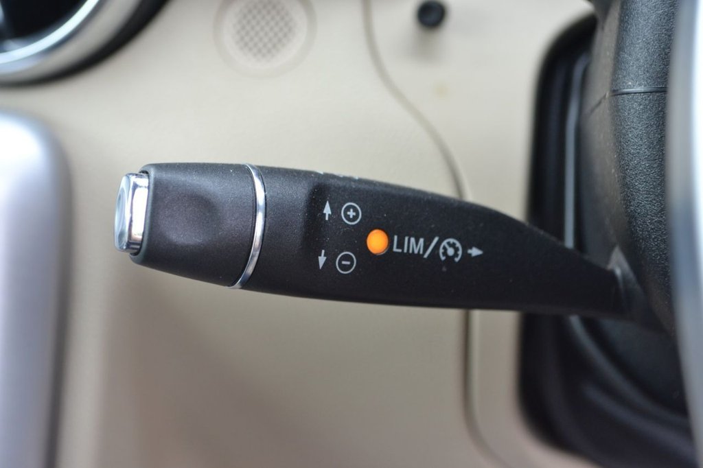 Used Mercedes-Benz SLK 2013 for sale - 76632088: Photo 42