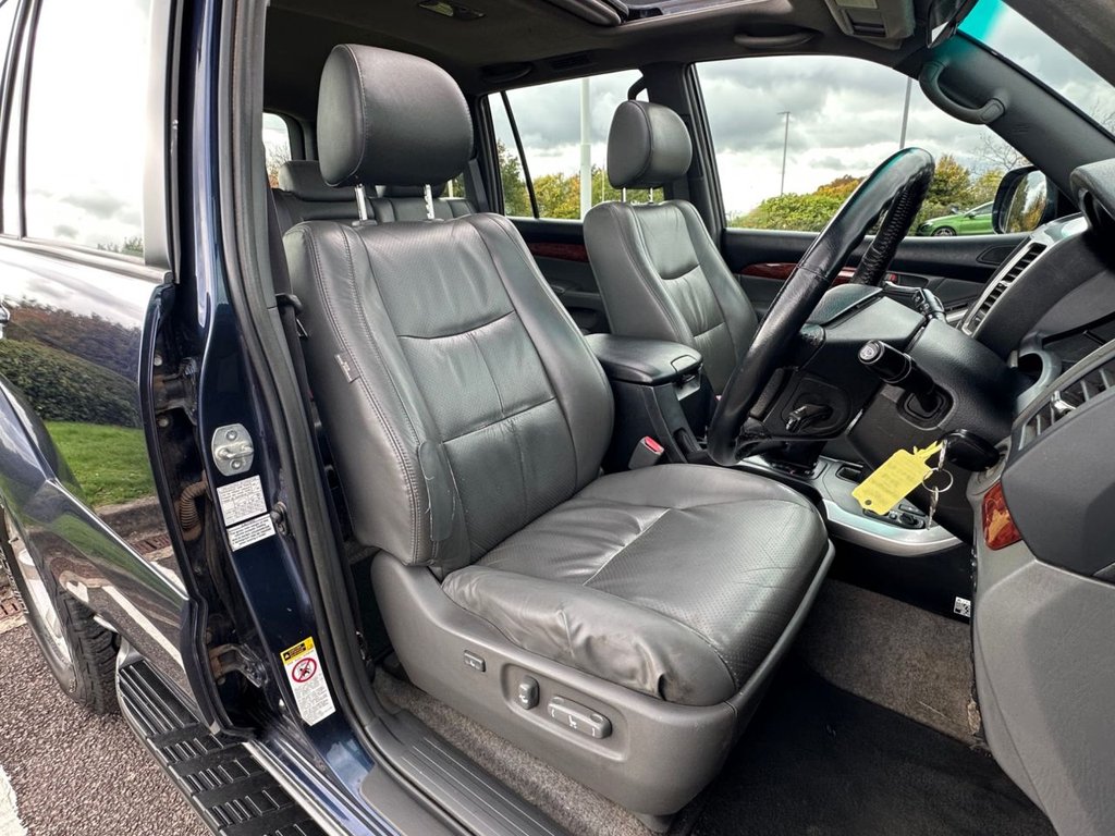 Used Toyota Land Cruiser 2004 for sale - 76416909: Photo 15