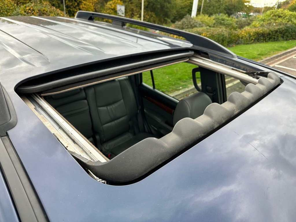 Used Toyota Land Cruiser 2004 for sale - 76416909: Photo 17