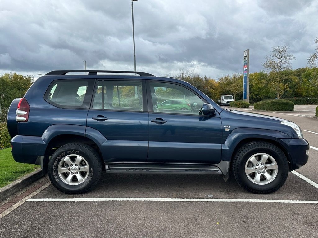 Used Toyota Land Cruiser 2004 for sale - 76416909: Photo 2