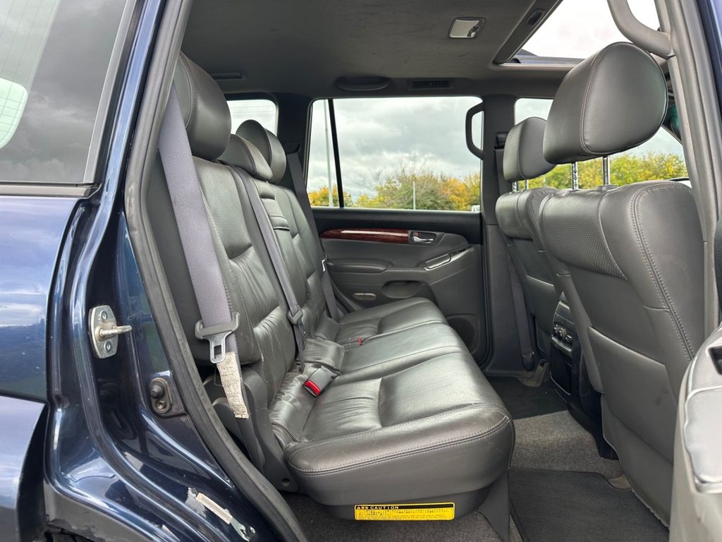 Used Toyota Land Cruiser 2004 for sale - 76416909: Photo 21