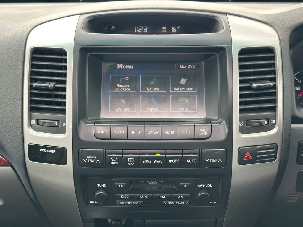 Used Toyota Land Cruiser 2004 for sale - 76416909: Photo 28