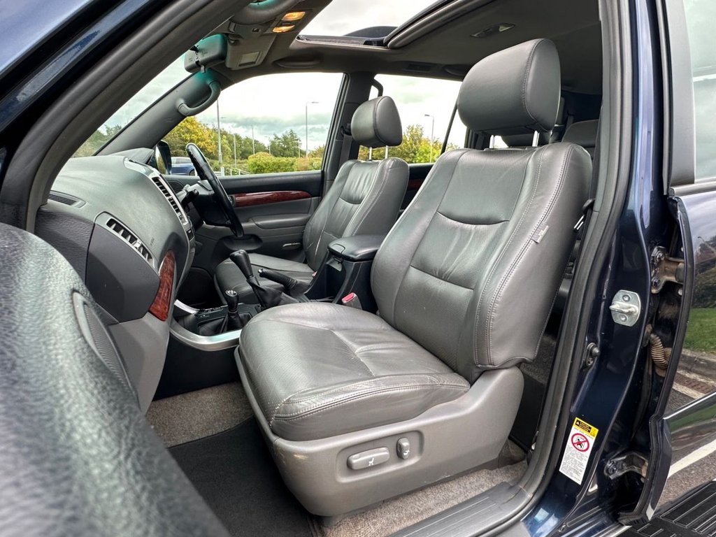 Used Toyota Land Cruiser 2004 for sale - 76416909: Photo 6