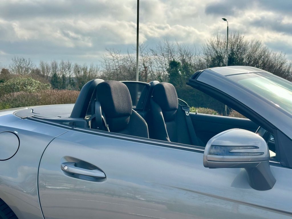 Used Mercedes-Benz SLK 2013 for sale - 77666685: Photo 25