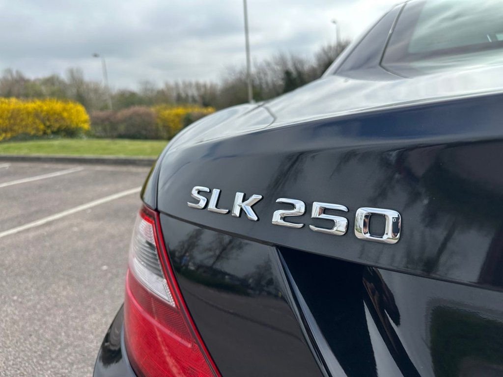 Used Mercedes-Benz SLK 2015 for sale - 78145398: Photo 36