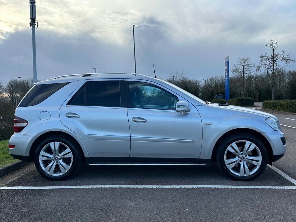 Used Mercedes-Benz M Class 2010 for sale - 77313309: Photo 10