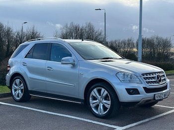 Used Mercedes-Benz M Class 2010 for sale - 77313309: Photo