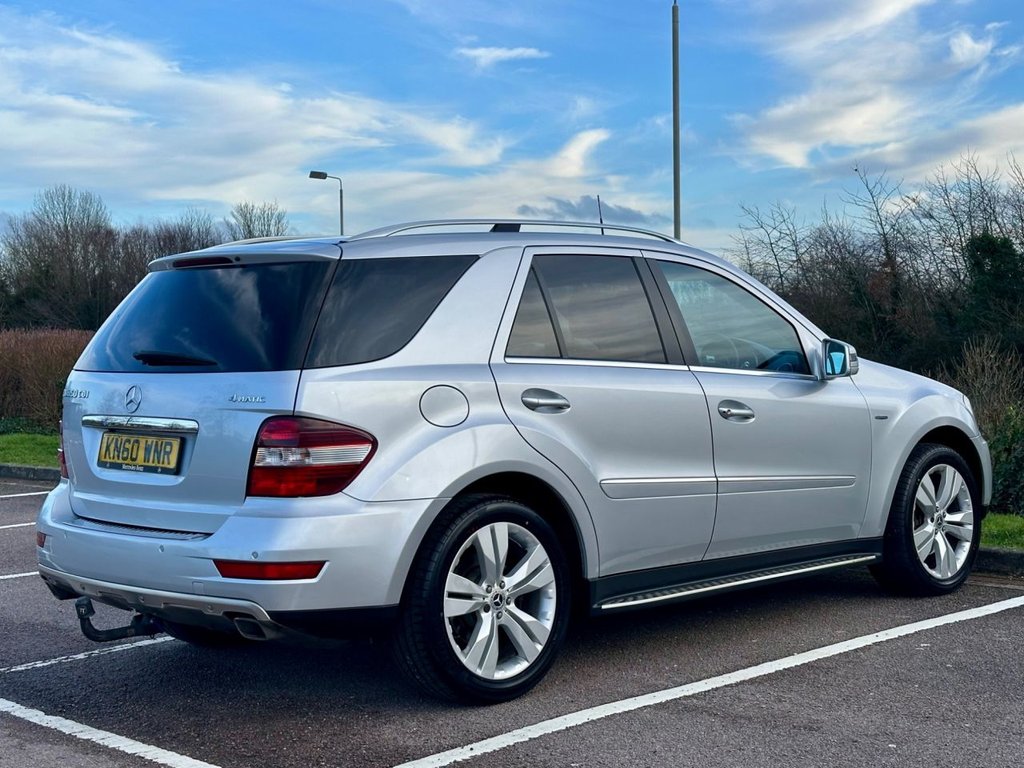 Used Mercedes-Benz M Class 2010 for sale - 77313309: Photo 2