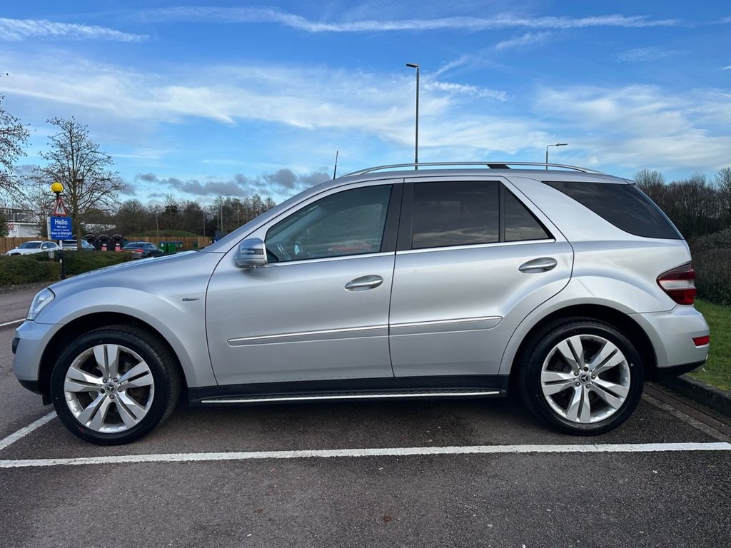 Used Mercedes-Benz M Class 2010 for sale - 77313309: Photo 4