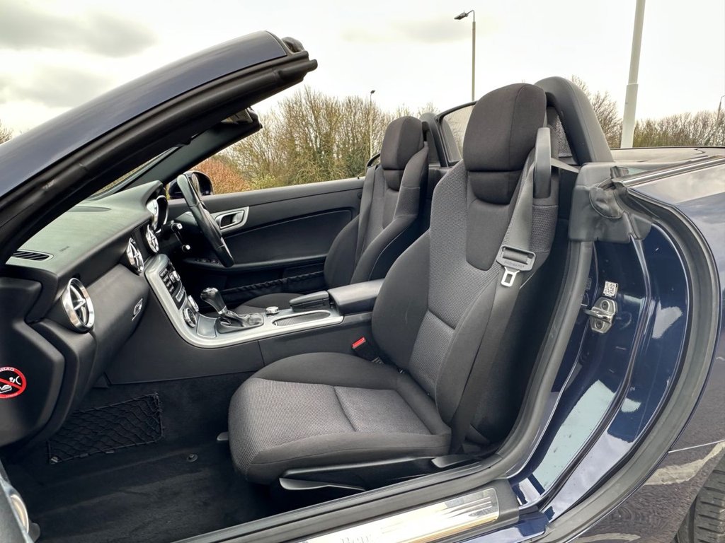 Used Mercedes-Benz SLK 2015 for sale - 77990578: Photo 14