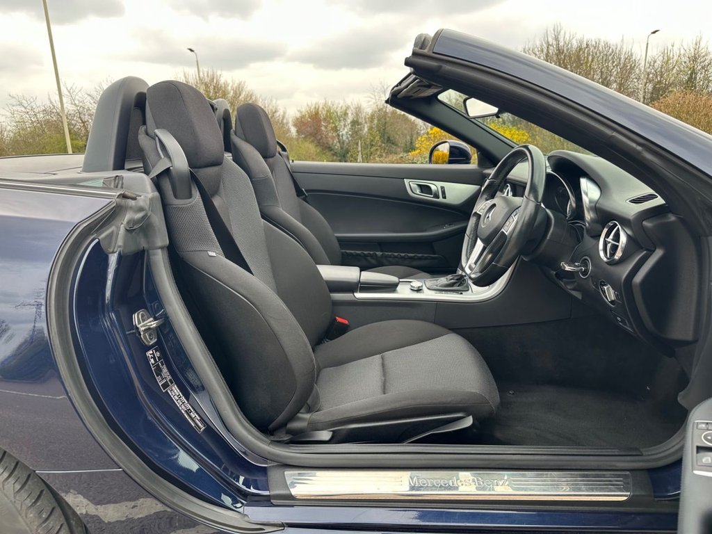 Used Mercedes-Benz SLK 2015 for sale - 77990578: Photo 18