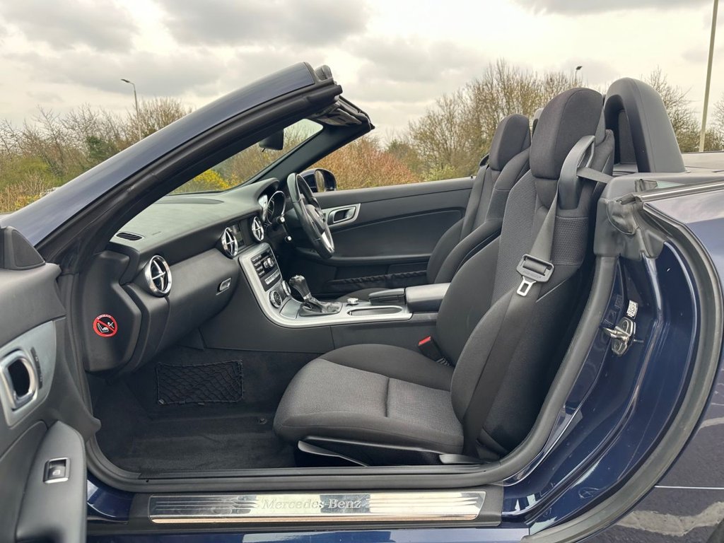 Used Mercedes-Benz SLK 2015 for sale - 77990578: Photo 22