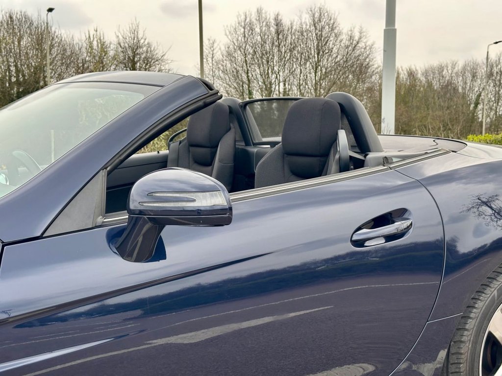 Used Mercedes-Benz SLK 2015 for sale - 77990578: Photo 23