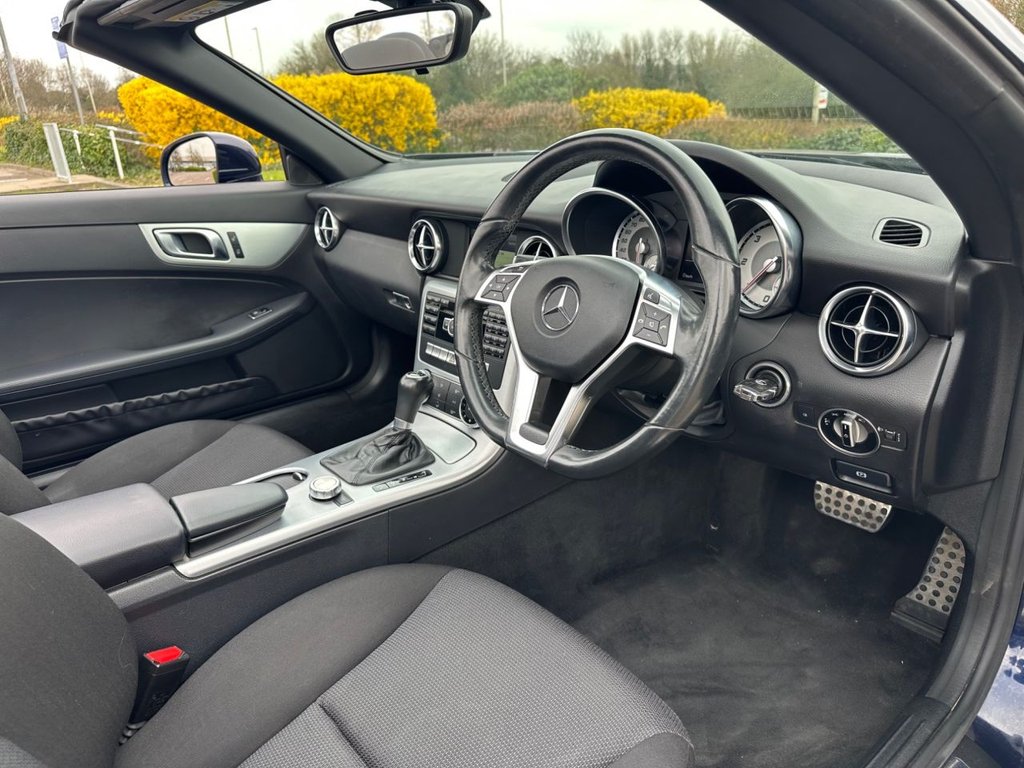 Used Mercedes-Benz SLK 2015 for sale - 77990578: Photo 7