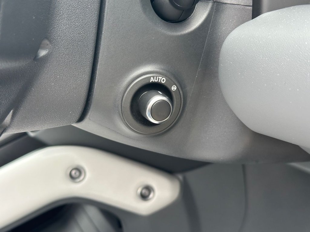 Used Land Rover Defender 2024 for sale - 77991523: Photo 22