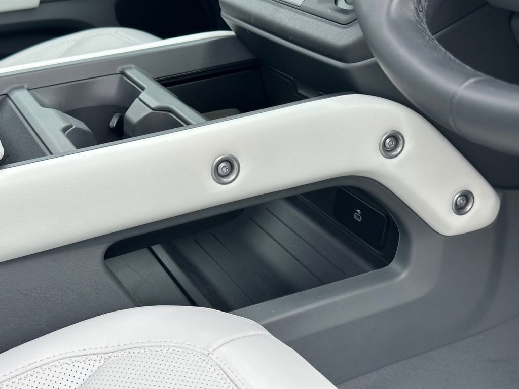 Used Land Rover Defender 2024 for sale - 77991523: Photo 24