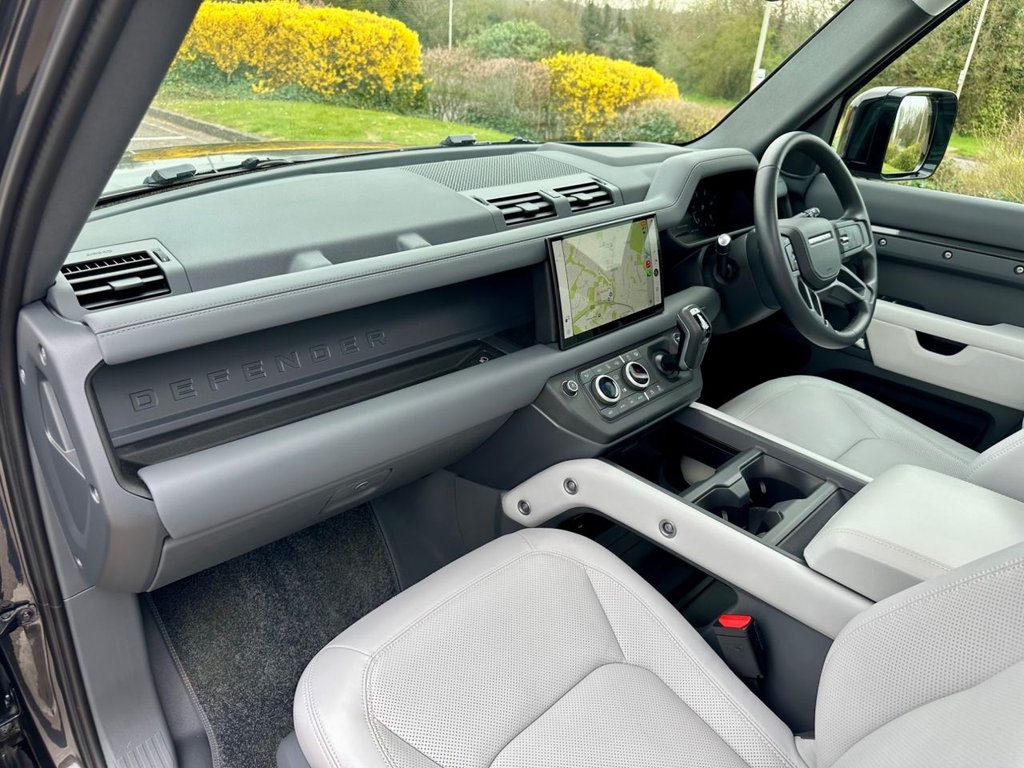 Used Land Rover Defender 2024 for sale - 77991523: Photo 32