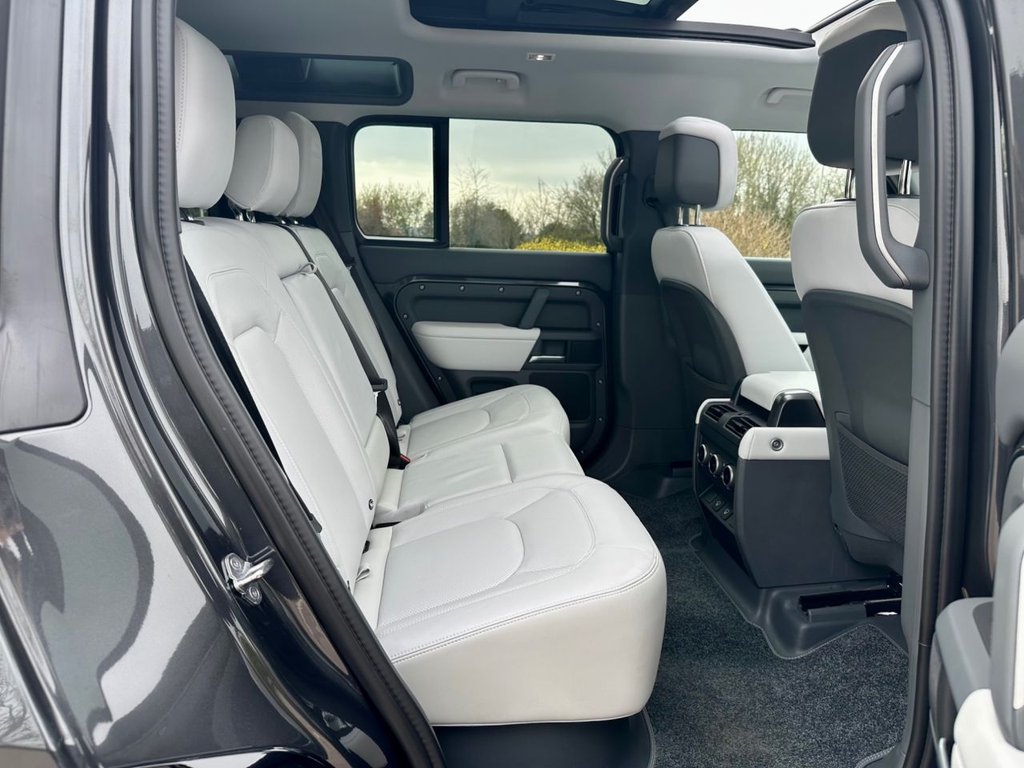 Used Land Rover Defender 2024 for sale - 77991523: Photo 44