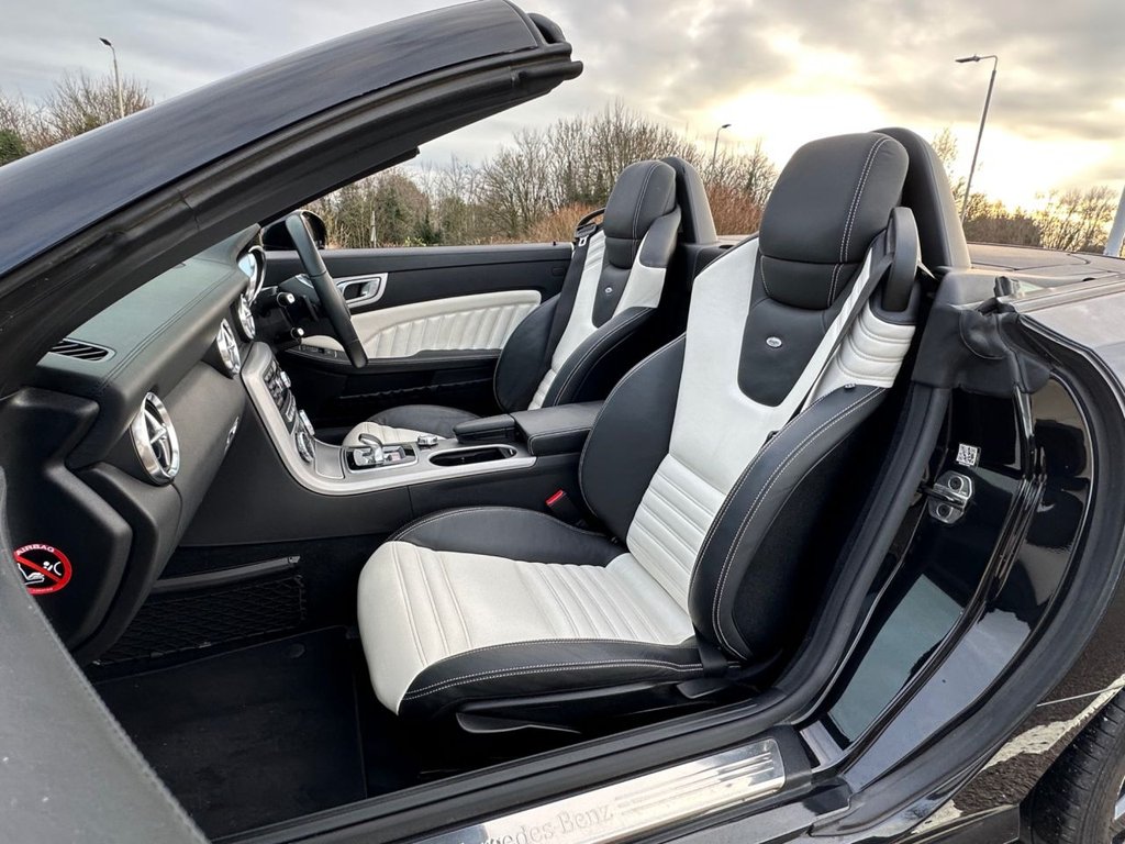 Used Mercedes-Benz SLK 2016 for sale - 76961978: Photo 2