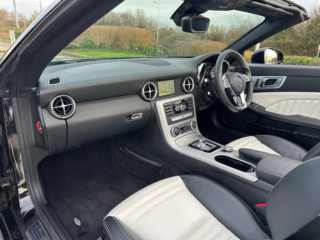 Used Mercedes-Benz SLK 2016 for sale - 76961978: Photo 33