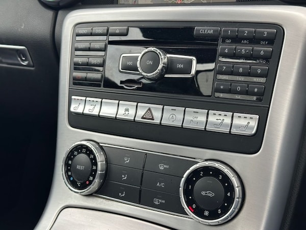 Used Mercedes-Benz SLK 2015 for sale - 76162731: Photo 16