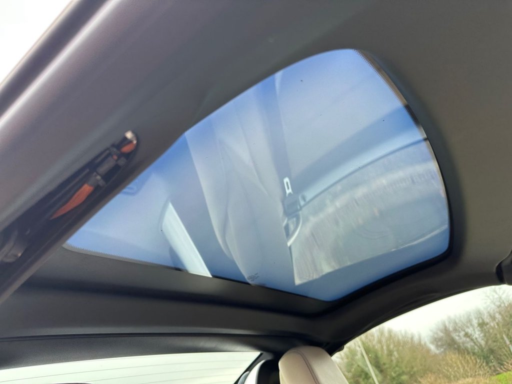 Used Mercedes-Benz SLK 2014 for sale - 77171843: Photo 17