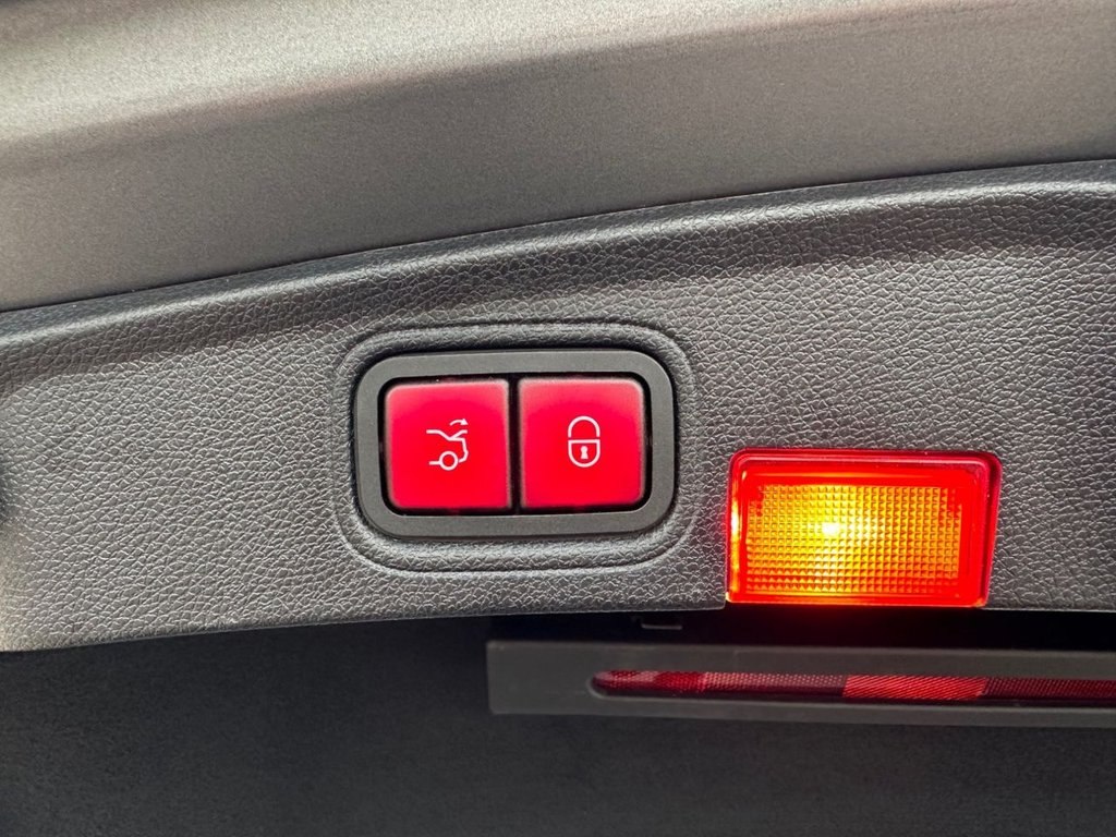 Used Mercedes-Benz C Class 2017 for sale - 77171532: Photo 17