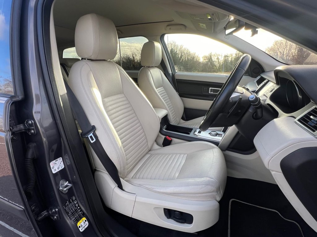 Used Land Rover Discovery Sport 2016 for sale - 76900484: Photo 2