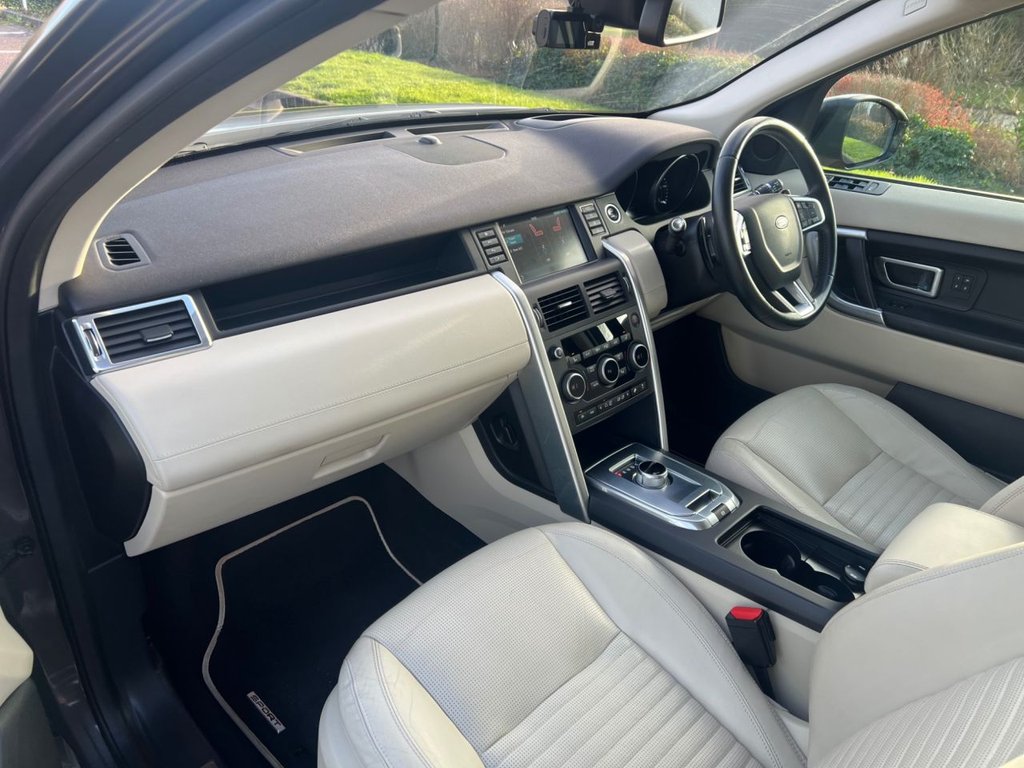 Used Land Rover Discovery Sport 2016 for sale - 76900484: Photo 31