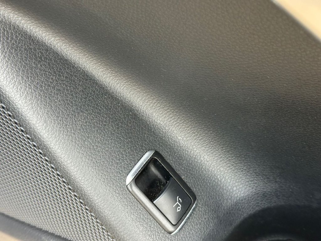 Used Mercedes-Benz GLA 2016 for sale - 76703795: Photo 33