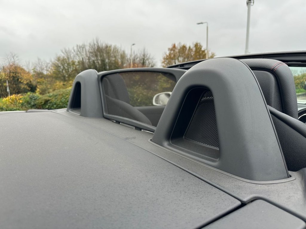 Used Mercedes-Benz SLK 2014 for sale - 76559153: Photo 17