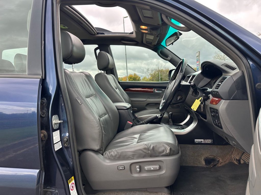 Used Toyota Land Cruiser 2004 for sale - 75923985: Photo 26