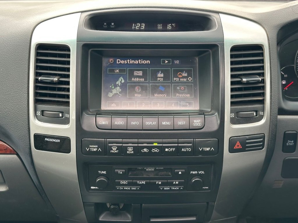 Used Toyota Land Cruiser 2004 for sale - 75923985: Photo 32