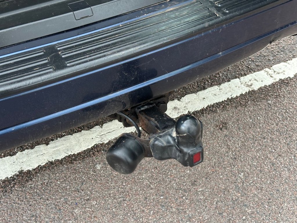 Used Toyota Land Cruiser 2004 for sale - 75923985: Photo 37