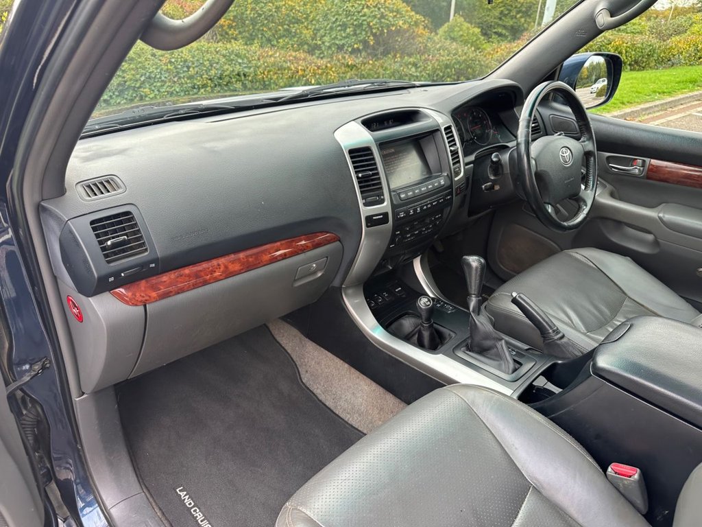 Used Toyota Land Cruiser 2004 for sale - 75923985: Photo 38