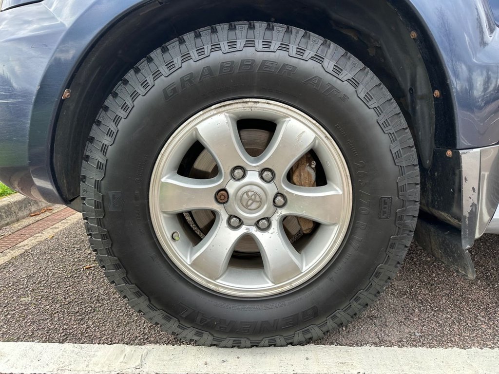 Used Toyota Land Cruiser 2004 for sale - 75923985: Photo 45