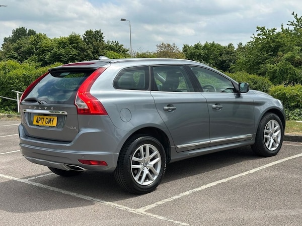 Used Volvo XC60 2017 for sale - 75147940: Photo 2