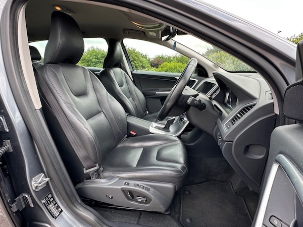 Used Volvo XC60 2017 for sale - 75147940: Photo 8