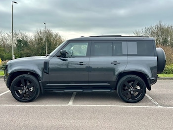Used Land Rover Defender 2024 for sale - 78597409: Photo