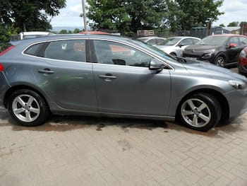 Used Volvo V40 2015 for sale - 79663170: Photo