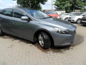 Used Volvo V40 2015 for sale - 79272182: Photo