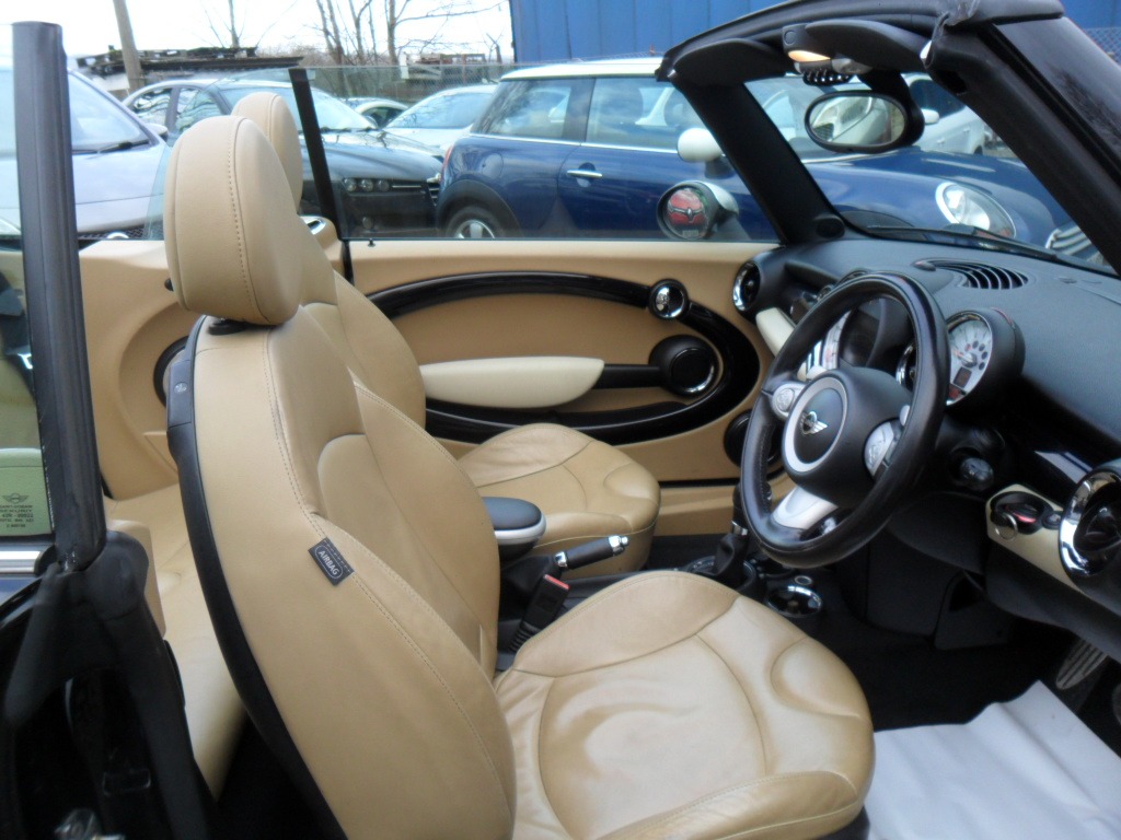 Used MINI Convertible 2009 for sale - 77690889: Photo 13