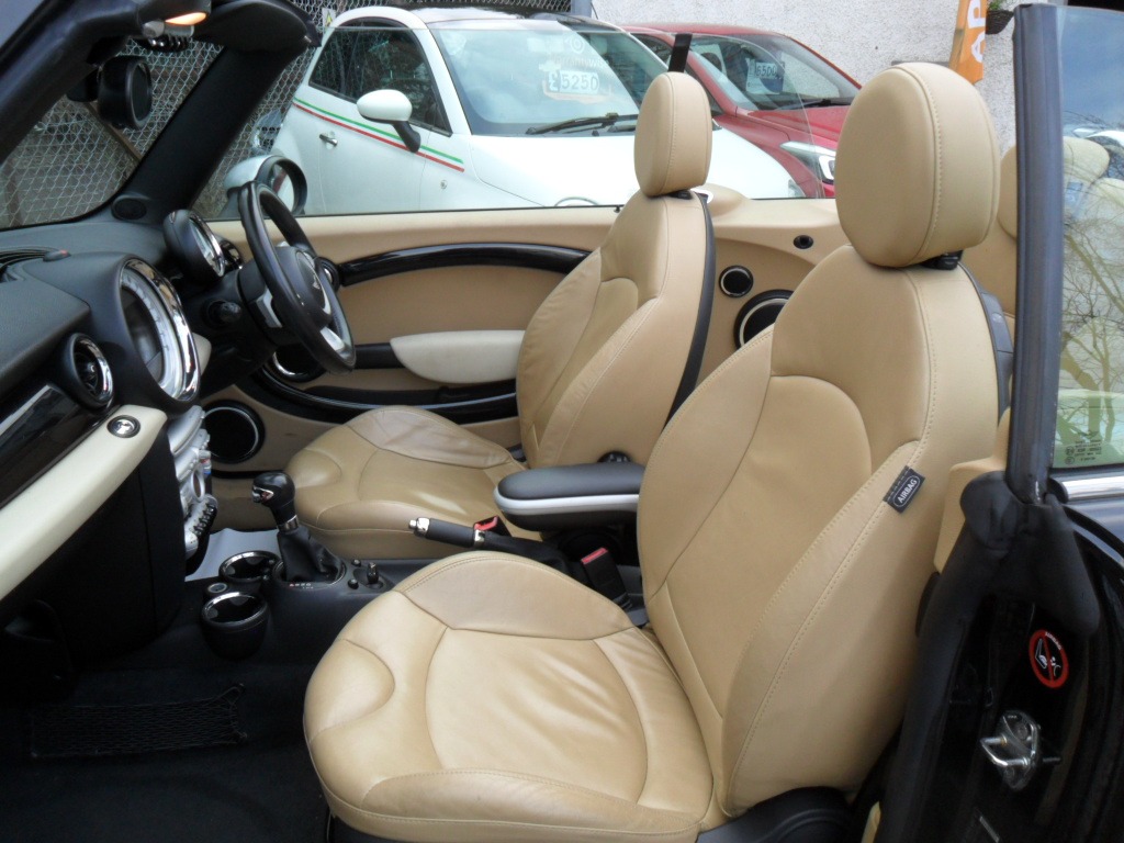 Used MINI Convertible 2009 for sale - 77690889: Photo 15