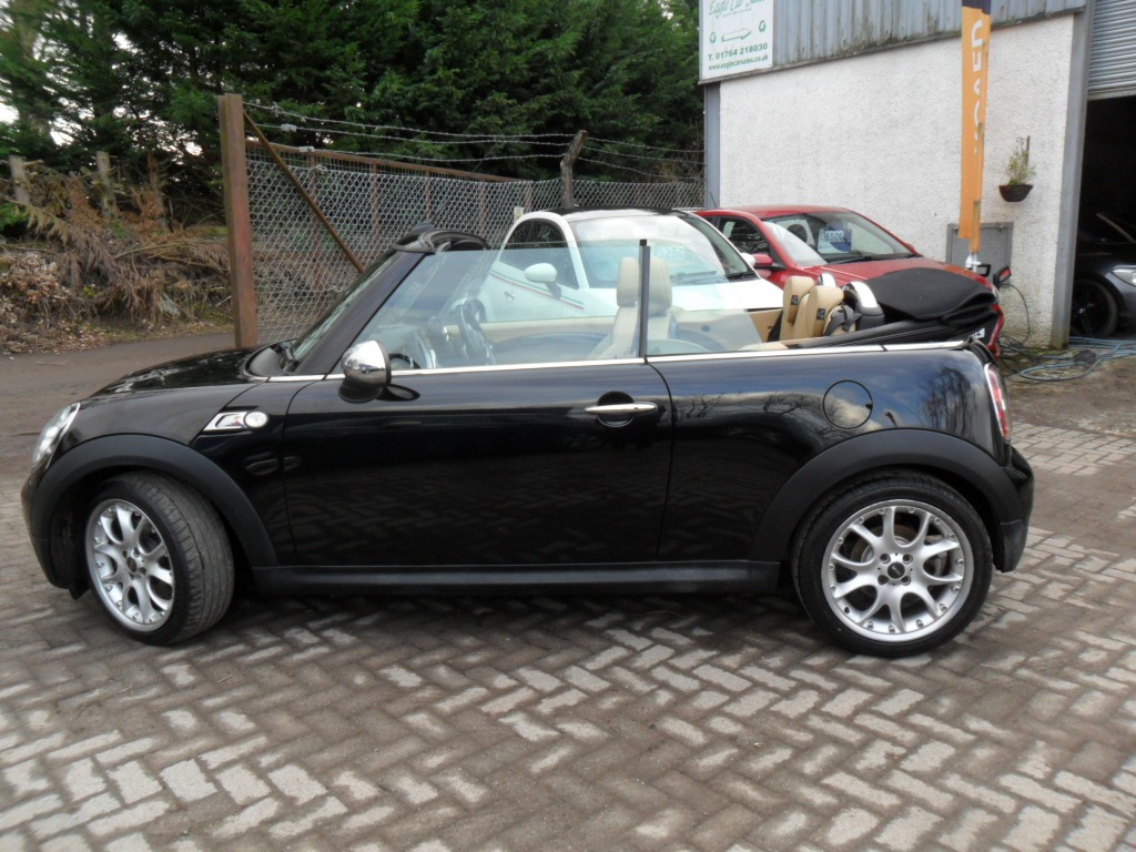 Used MINI Convertible 2009 for sale - 77690889: Photo 9