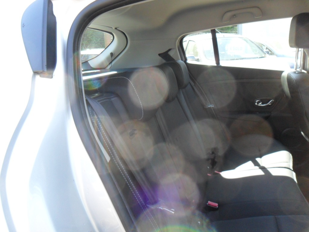 Used Renault Megane 2015 for sale - 76931872: Photo 12